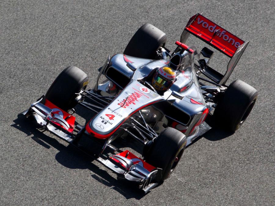  McLaren Mercedes-Benz MP4-27 2012 года  (фото 3 из 14)